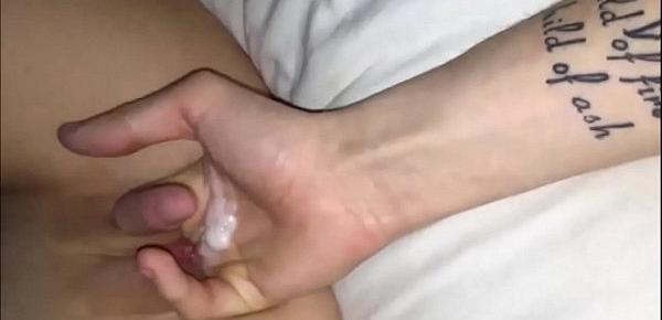  He makes Her Teen Pussy Squirt with his Skilled Fingers